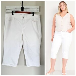 OLD NAVY 20 Mid Rise Wow Capri Jeans • White Wash • Casual Denim Capris